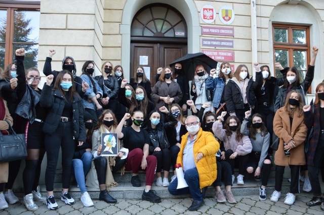 Protest przeciwników zaostrzenia ustawy aborcyjnej w Łowiczu