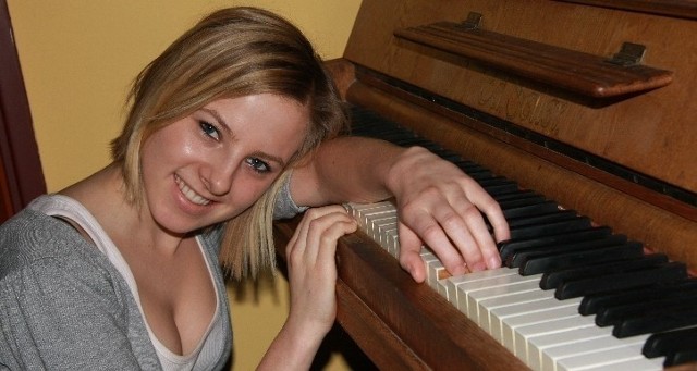 Katarzyna Muszyńska jest studentką Akademii Muzycznej w Poznaniu. Występuje jako solistka w zespole ,,Sammy Swoi''. Dziś usłyszymy ją na festiwalu w rodzinnym Międzyrzeczu.