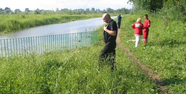 Po tragicznym wypadku pod koniec czerwca, kiedy w kanale utopił się dziewięcioletni chłopiec, wielu mieszkańców Tarnobrzega, a szczególnie pobliskiego osiedla Przywiśle sugerowało, by dyrekcja Kopalni Machów zamontowała przy jego brzegach bariery ochronne.