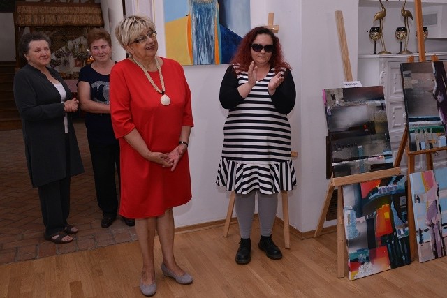 Klub Plastyka im. Stefana Morawskiego, działający przy Słupskim Ośrodku Kultury, Galeria Kolorów Liz B-H, Gościniec u Bernackich w Smołdzinie, Stowarzyszenie Obszar Wrażliwości Artystycznej, FARMTECH, Urząd Miasta Słupska i Starostwo Powiatu Słupskiego w dniach 7 – 17 maja br. w Smołdzinie organizowały XXI Plener Malarski „Pejzaże Pomorza”.