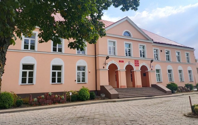 Szkoła w Chwałowicach w gminie Iłża zostanie wyremontowana i przystosowana do potrzeb osób niepełnosprawnych.