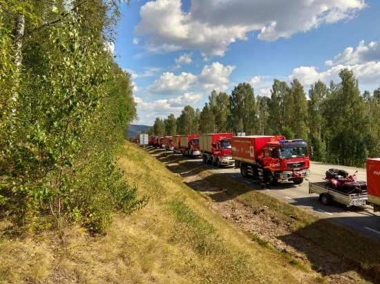 Polscy strażacy dotarli już do miejscowości Sveg. Z...