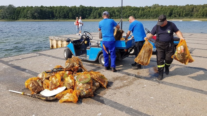 W sobotę odbyło się wielkie sprzątanie jeziora w...