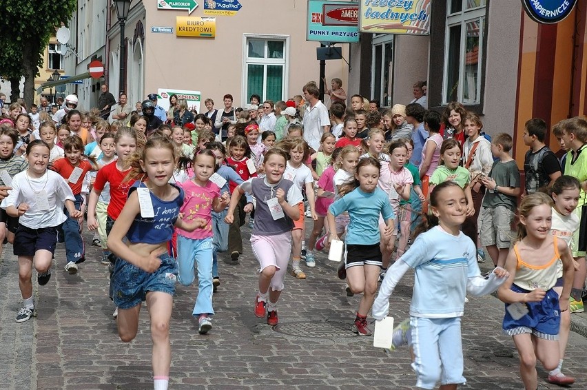 III Powiatowe Uliczne Biegi Dzieci i Młodzieży w...