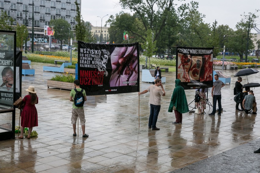 Kraków. Odbyła się publiczna dyskusja na temat wpływu działań Kościoła katolickiego na życie kobiet [ZDJĘCIA]