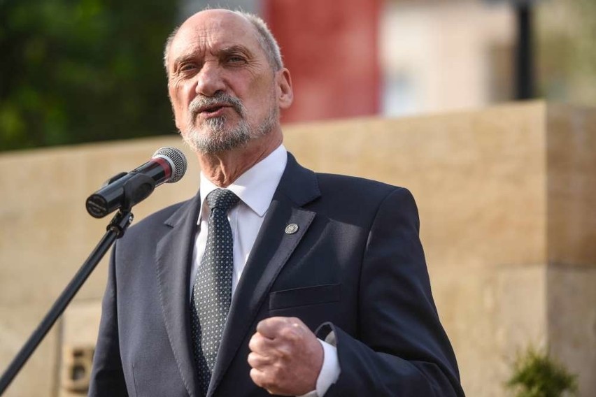 Poświęcenie figury Chrystusa. Antoni Macierewicz w Poznaniu