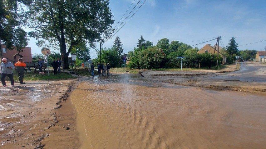 Żywioł wyrządził ogromne szkody w gminie Santok. Na miejscu...