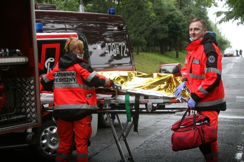 Katastrofa w Jastrzębiu: Wypadek autobusu i auto w jeziorze