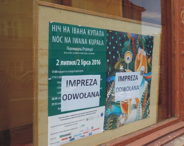 Na plakatach reklamujących "Noc na Iwana Kupałę" dzisiaj pojawiła się informacja o odwołaniu imprezy.