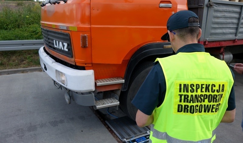 Inspekcja Transportu Drogowego ukarała w Radomiu 17 kierowców. Mieli zbyt duże ładunki