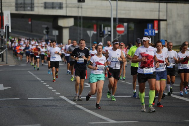 W tegorocznym PKO Silesia Marathon wystartowało dokładnie 4647 osób, w tym 1451 na królewskim dystansie 42 km i 195 m