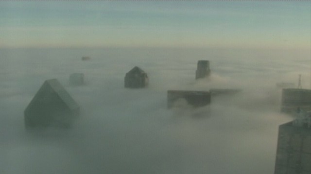Trudne warunki atmosferyczne w Dallas. Mgła pokryła najwyższe budowle miasta