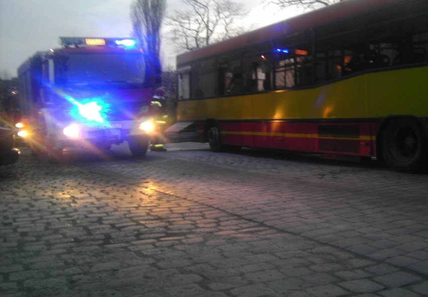 Wrocław: Pożar autobusu linii 127 (ZDJĘCIA)