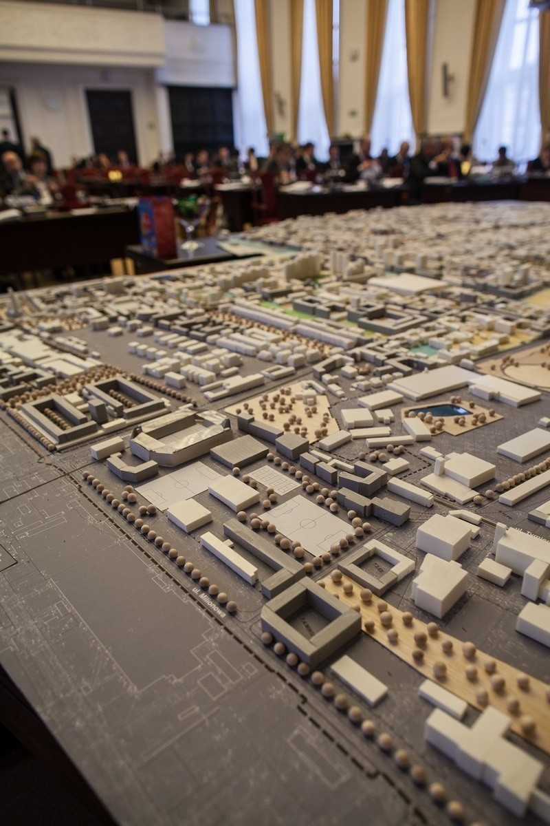 Plan Nowego Centrum Łodzi. Gigantyczna makieta na sesji Rady Miejskiej