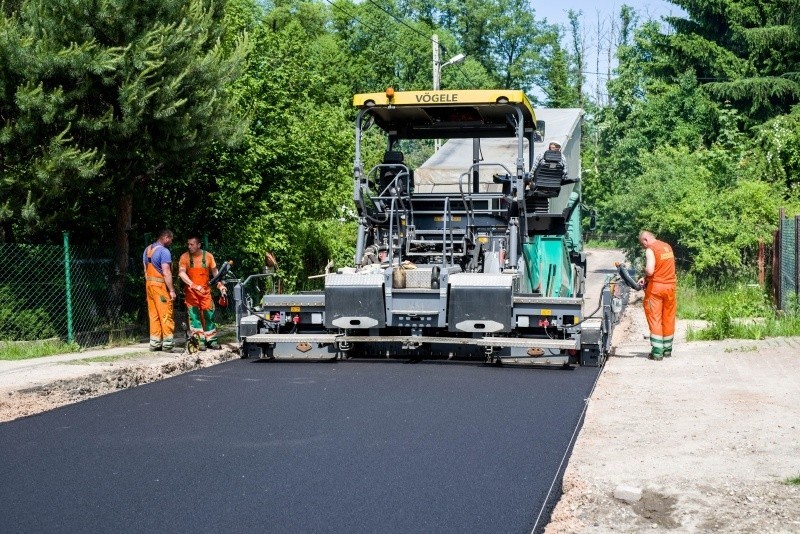 Nowy asfalt położono na ul. Zastawnej.