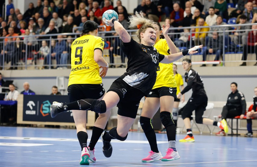 Handball JKS Jarosław pokonał Galiczankę Lwów 27:22. Mecz rozegrano w Łańcucie. Zobacz zdjęcia