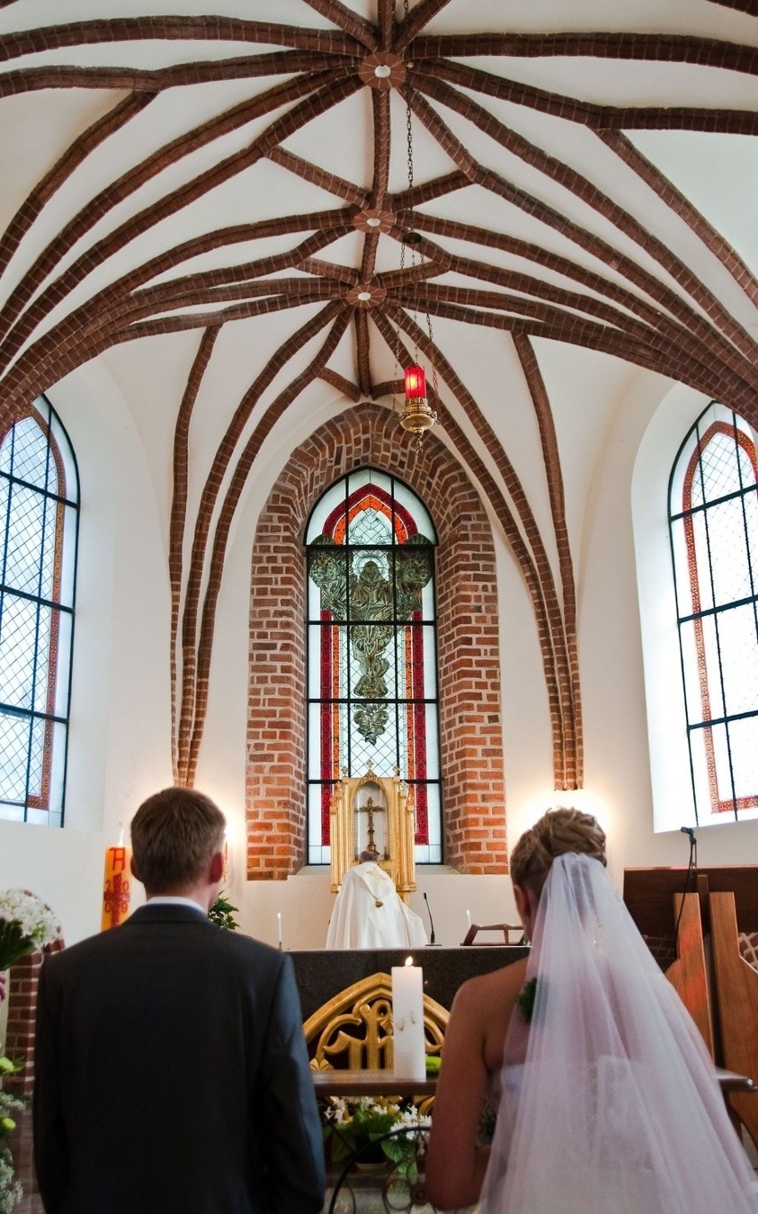 Ślub kościelny coraz mniej popularny