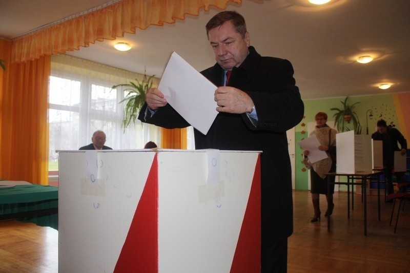 Referendum w Zawierciu nieważne. Prezydent Ryszard Mach...