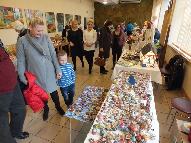 Na Targach Rękodzieła w Starachowicach jest 14 stoisk z ozdobami świątecznymi