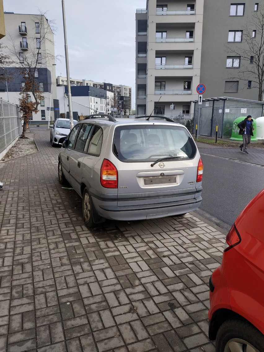Opel usunięty z ulicy Jesionowej