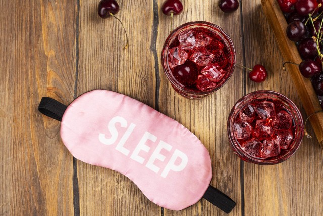 Eksperci uważają, że sama zamiana alkoholowego koktajlu pitego przez snem na drinka bez alkoholu i zbędnego cukru, przy jednoczesnym utrzymaniu tego wieczornego rytuału, sprzyja szybszemu zasypianiu i lepszej jakości snu.