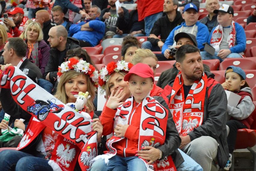 Kibice żużla opanowali stadion PGE Narodowy.