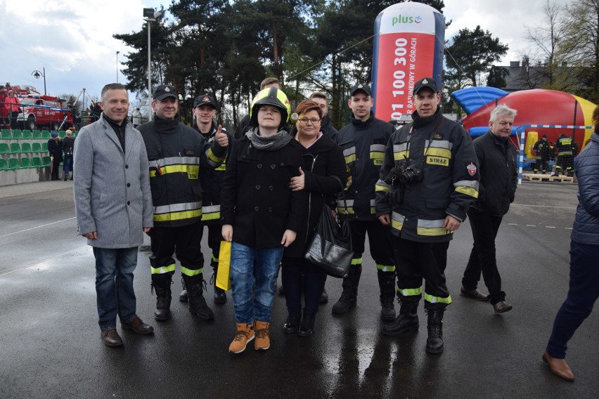 Wyjątkowy piknik strażacki w Zawierciu: Strażacy chcą pomóc 12-letniemu Mikołajowi ZDJĘCIA