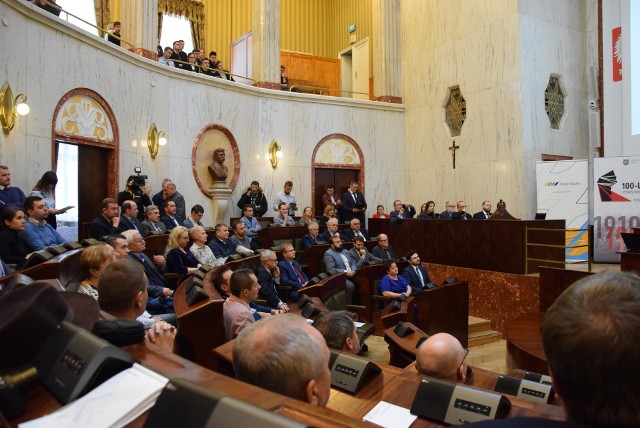 O planach rozwoju kolei pasażerskiej na terenie województwa śląskiego rozmawiano w Katowicach