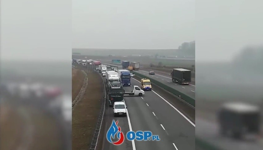 Korytarz życia po polsku. Kierowcy jechali autostradą A4 pod prąd po wypadku pod Strzelcami Opolskimi [ZDJĘCIA, WIDEO +18]