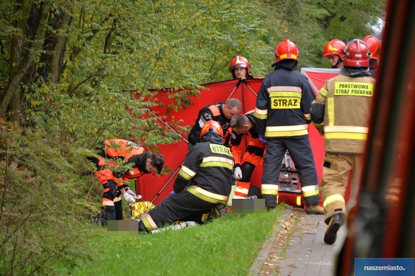 Tragiczny wypadek we Włocławku. Nie żyje kobieta kierująca toyotą [zdjęcia]