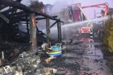 Pożar w Łebie. Spłonęła Łebska Chata. Wraz z nią mieszkanie obok. Mieszkańcy stracili cały dobytek 26.03.2022
