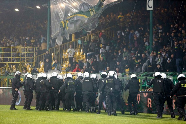 Jesienią na Bukowej GieKSa wygrała z Tychami 2:0. W przerwie meczu doszło do zadymy między kibicami. Dziś w Jaworznie zabraknie fanów katowickiej drużyny.