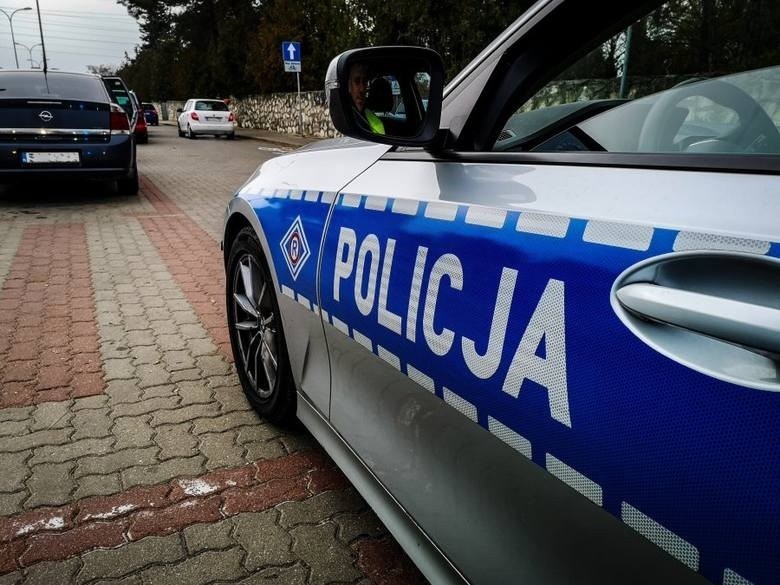 Gdański policjant uratował przechodnia w drodze do pracy....