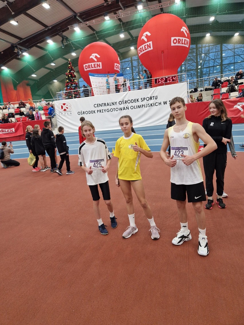 Świetny występ lekkoatletów „Słoneczka” Busko-Zdrój na zawodach w Spale. Zobacz zdjęcia