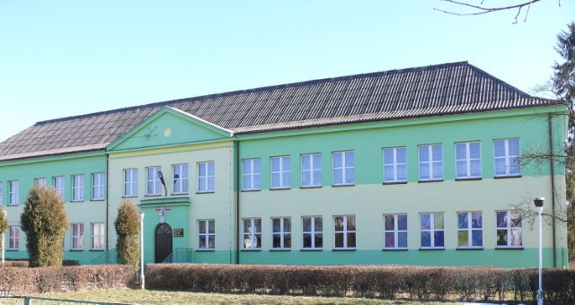 Z dniem 31 sierpnia tego roku Szkoła Podstawowa imienia Batalionów Chłopskich w Psarach przestanie istnieć. W przyszłym roku placówka ta obchodziłaby jubileusz 60-lecie istnienia.