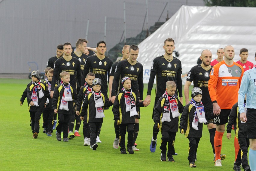 Górnik Zabrze wygrał z Zagłębiem Sosnowiec 4:0 (3:0) w meczu...