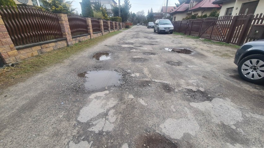 Tak dziś wygląda ulica Skowronkowa w Dąbrowie Górniczej...