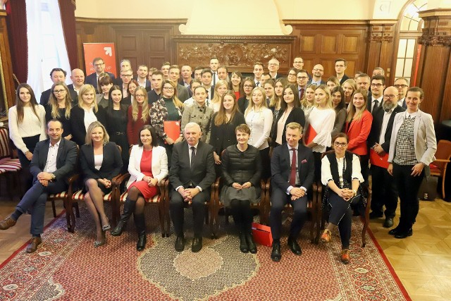 Wyróżniający się studenci Uniwersytetu Łódzkiego poznali w czwartek (6 grudnia) w Pałacu Biedermanna osobistych doradców na okres od stycznia do czerwca 2019 r.