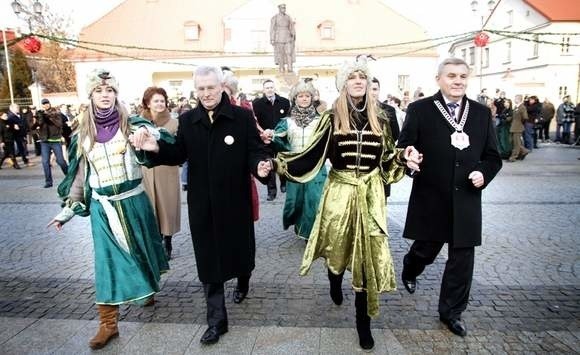 Taniec poprowadzi, podobnie jak przed rokiem, prezydent Tadeusz Truskolaski