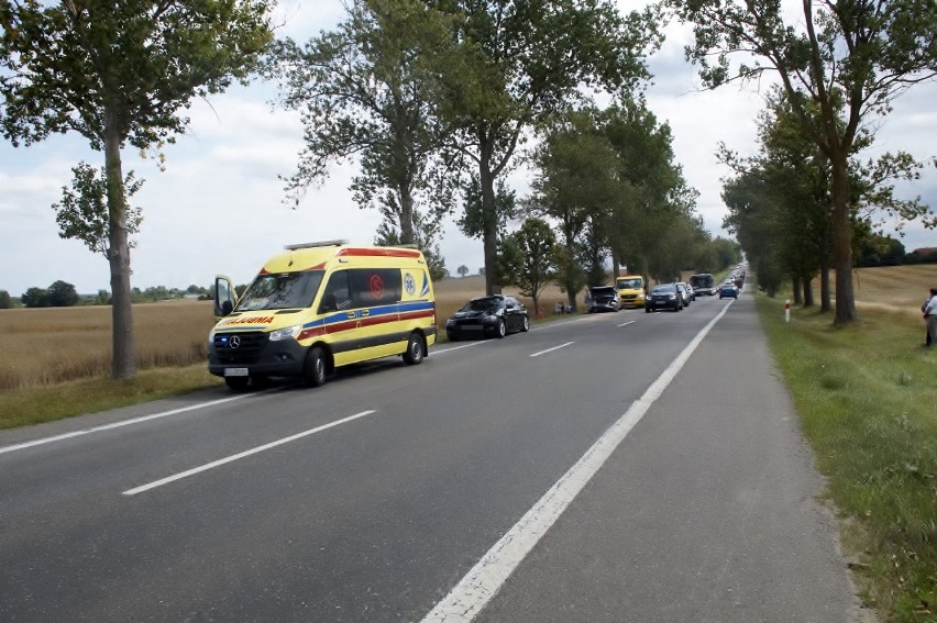 Kolejny karambol na trasie Słupsk - Ustka. Zderzyły się cztery samochody (zdjęcia)