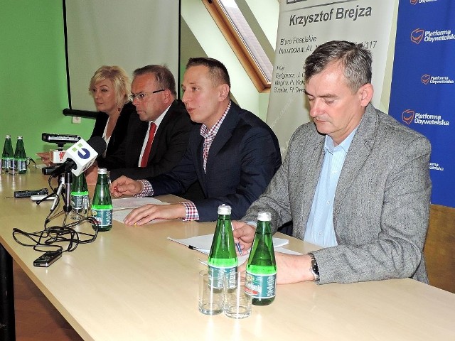 Liderzy inowrocławskiej Platformy Obywatelskiej (od lewej): Wiesława Pawłowska, Marek Gerus, Krzysztof Brejza i Henryk Procek