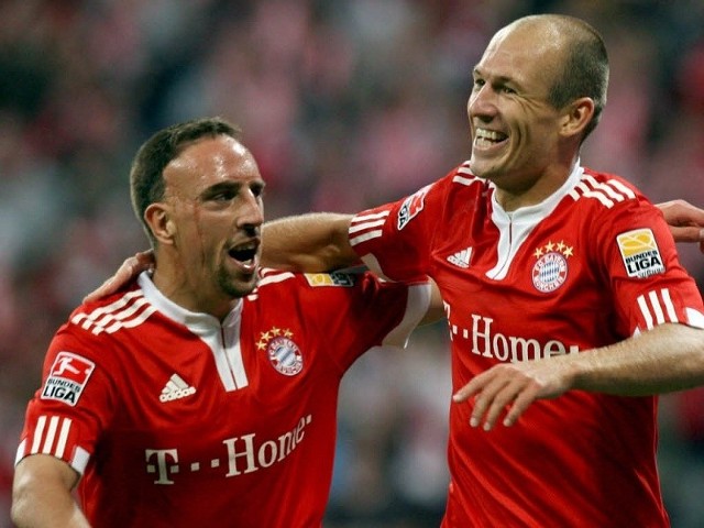 Arjen Robben i Franck Ribery mieli tyle samo radosnych, co trudnych momentów. W finale Ligi Mistrzów muszą zapomnieć o wspólnych niesnaskach.