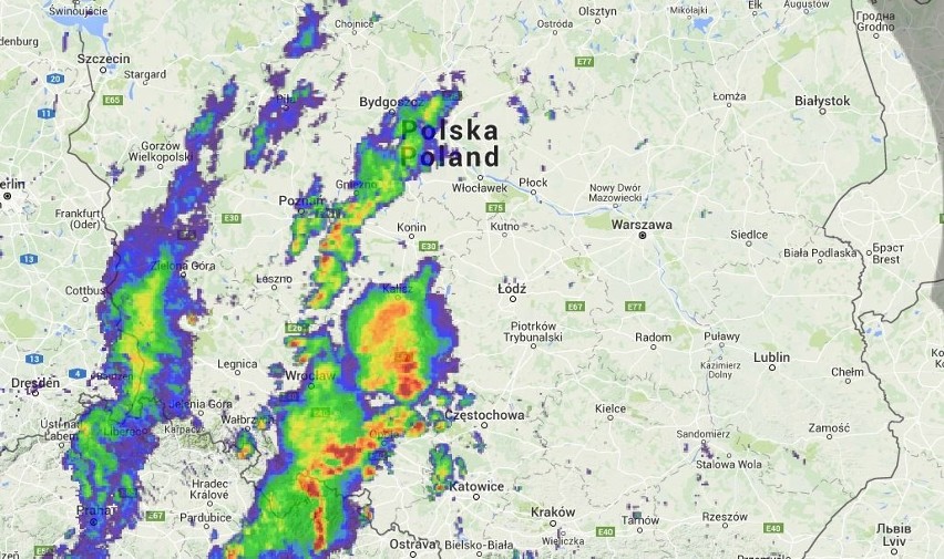 BURZA w Łodzi. Gdzie jest burza, mapa burz, czy będzie burza. Nad Łódź nadciąga burza i deszcz
