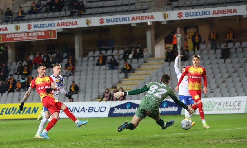 Korona Kielce gra z Zagłębiem Sosnowiec w Fortuna 1 lidze. Nie zagra Michał Koj, wraca Grzegorz Szymusik. Kyryło Petrow czeka