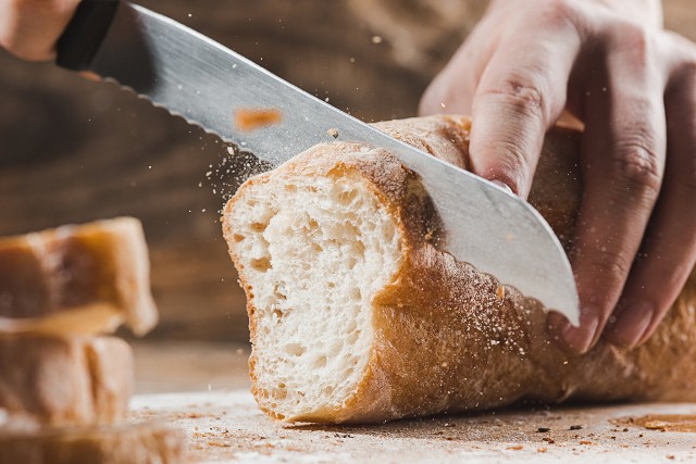 Jeśli drożeje zboże, to następna jest mąka, a dalej już wszystkie produkty powstające z jej udziałem, czyli m.in. chleb, makaron czy ciasta.