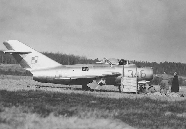 MiG-15. Radziecki samolot myśliwski, skonstruowany w 1947 roku, na którym uciekł Franciszek Jarecki na Bornholm.