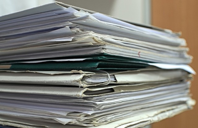 Ile czasu należy przechowywać stare rachunki? Po tym czasie możesz wyrzucić  zalegające stare dokumenty 6.03.2023 | Głos Koszaliński