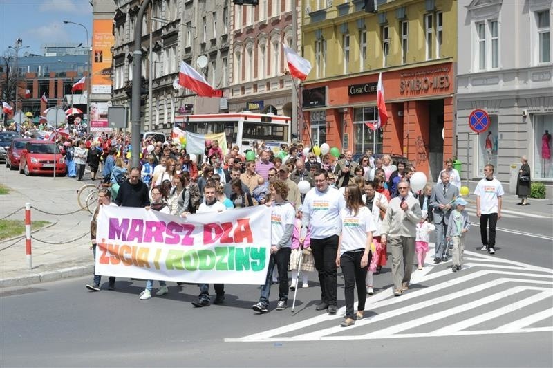 Około 800 osób przeszło ulicami Opola w Marszu dla Życia i...