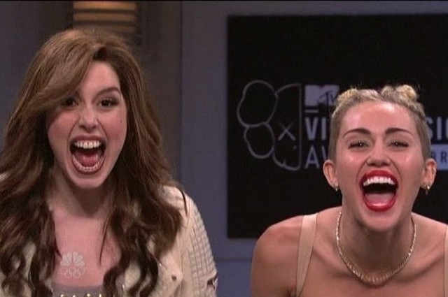 Miley Cyrus w Saturday Night Live (fot. CNN Newsource/x-news)