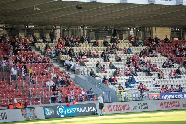 Wiosną na meczach Cracovii stadion świecił pustkami